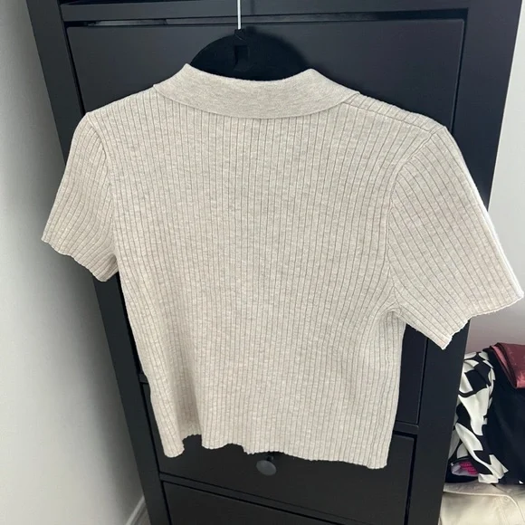 H&M Beige Ribbed Crop Top - Picture 2 of 3